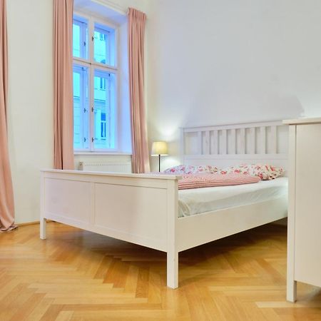 Chic Apartment - Near U3 Metro Wenen Buitenkant foto